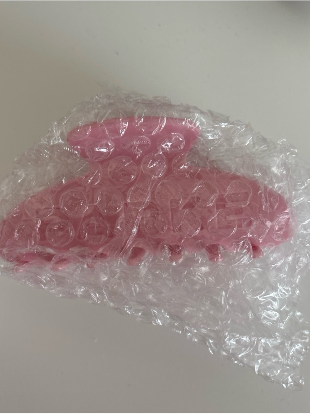 PARKE Pink Hair Claw Clip - Sleek Everyday Grip - Picture 2 of 3